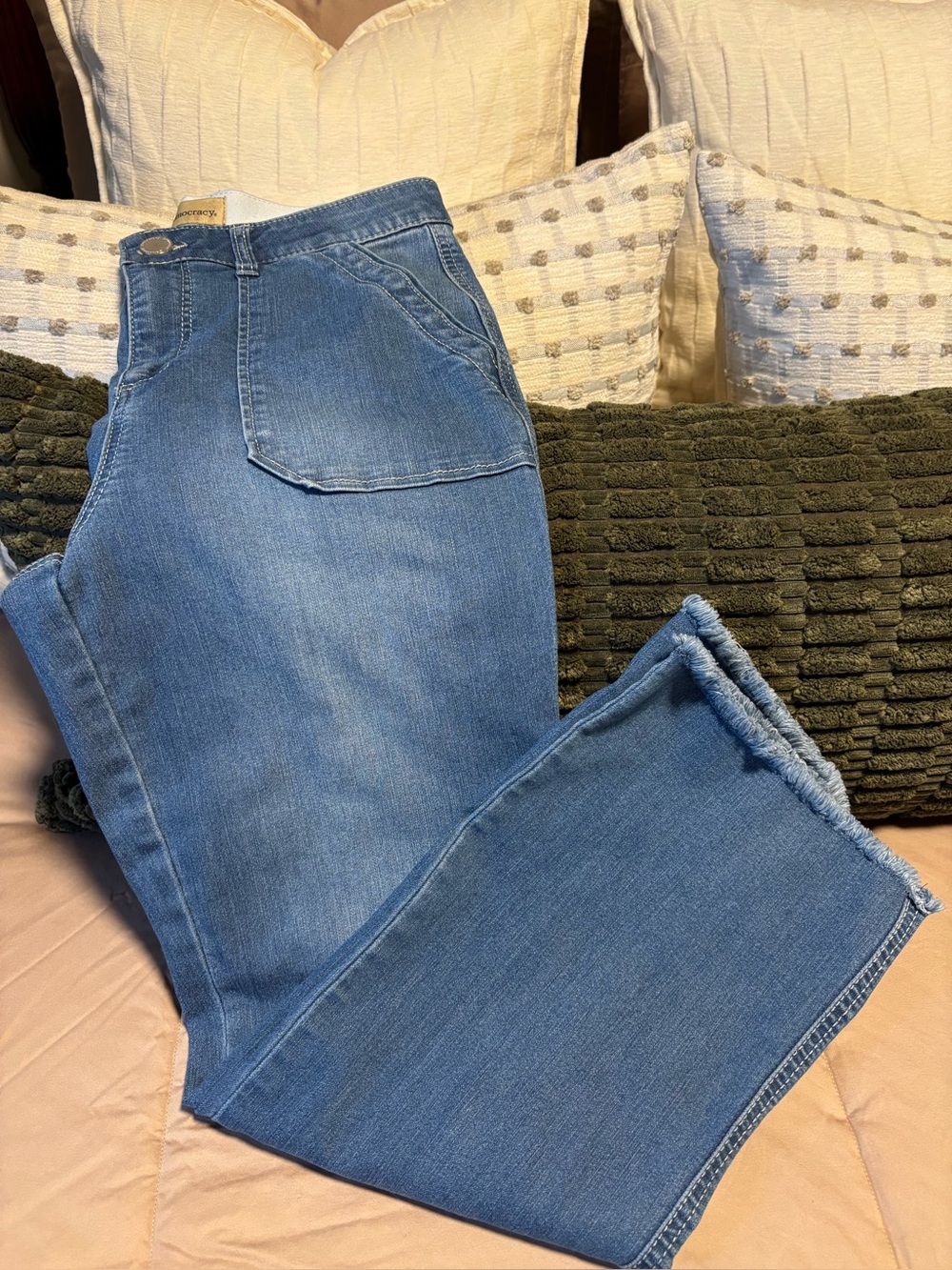 Democracy Size 6 Ladies Capris Ankle Pants